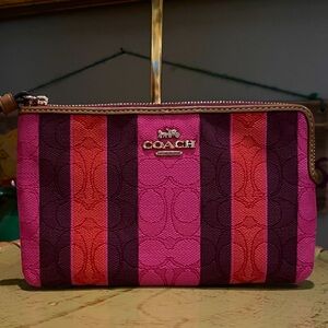 NWTO Coach Signature Jacquard Stripped and Smooth Leather Wristlet